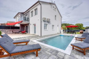 Peaceful Blooming Villa with Pool